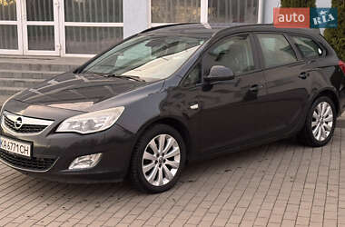 Универсал Opel Astra 2011 в Житомире