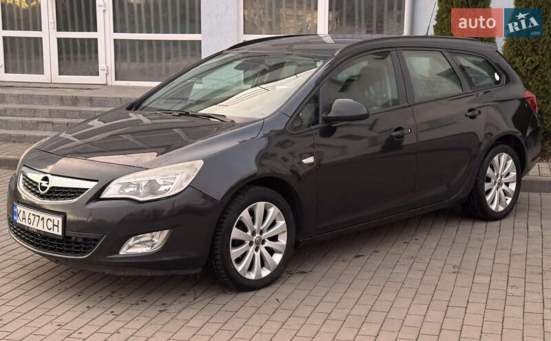 Opel Astra 2011 Opel Astra 2011