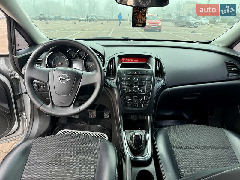 Универсал Opel Astra 2011 в Житомире фото 13 Универсал Opel Astra 2011 в Житомире
