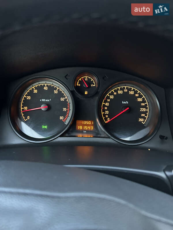 Хетчбек Opel Astra 2004 в Ужгороді