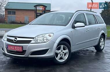 Універсал Opel Astra 2009 в Лубнах