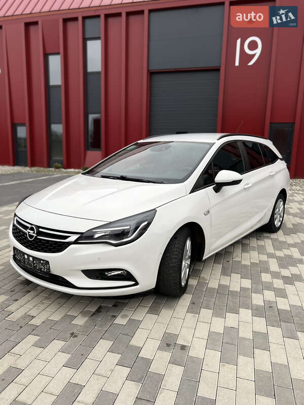 Универсал Opel Astra 2018 в Львове