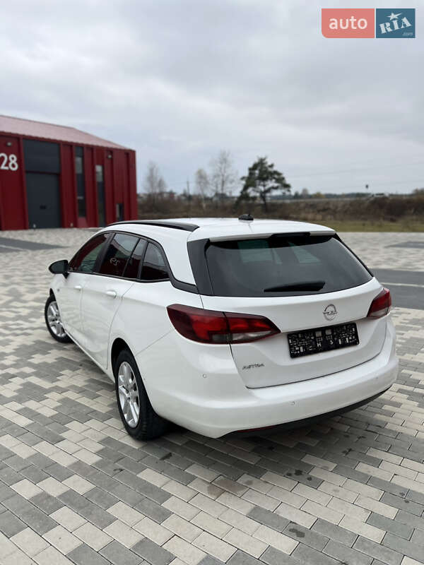 Универсал Opel Astra 2018 в Львове