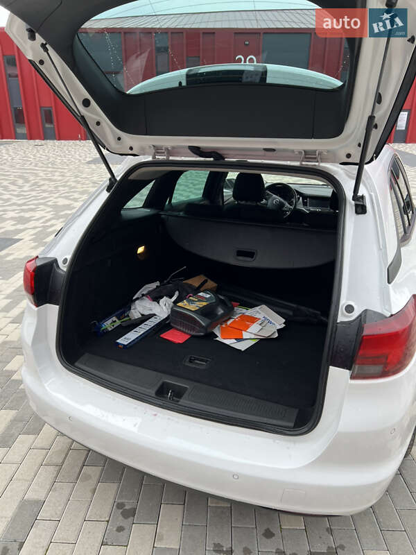 Универсал Opel Astra 2018 в Львове