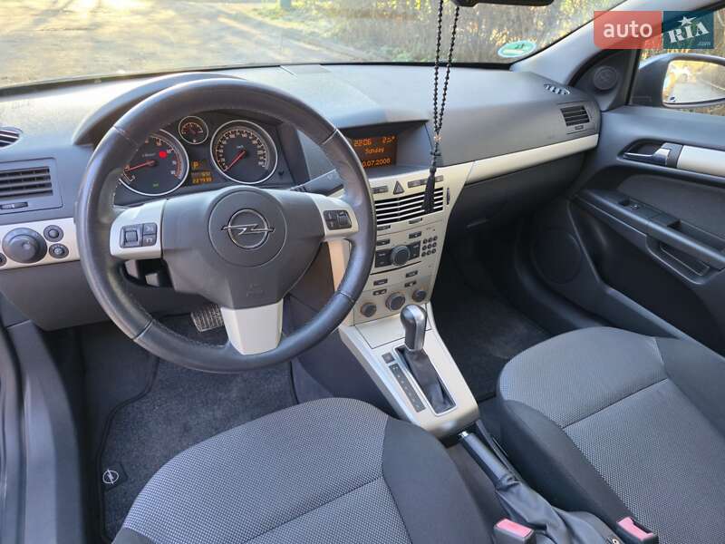 Хэтчбек Opel Astra 2008 в Львове