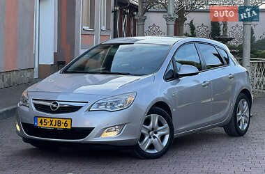 Хэтчбек Opel Astra 2011 в Стрые