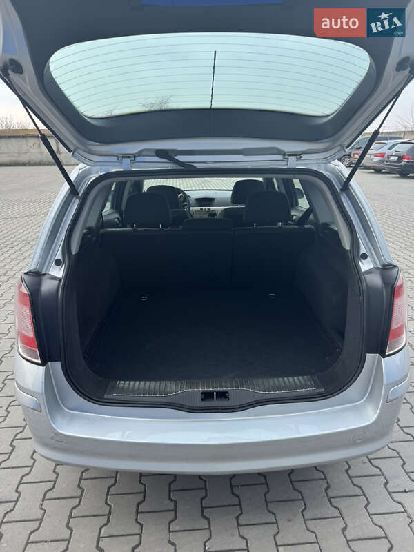 Универсал Opel Astra 2008 в Луцке