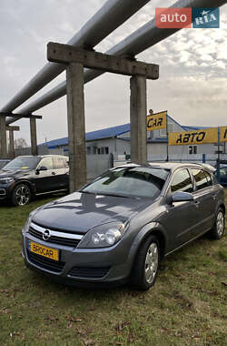 Хэтчбек Opel Astra 2006 в Луцке