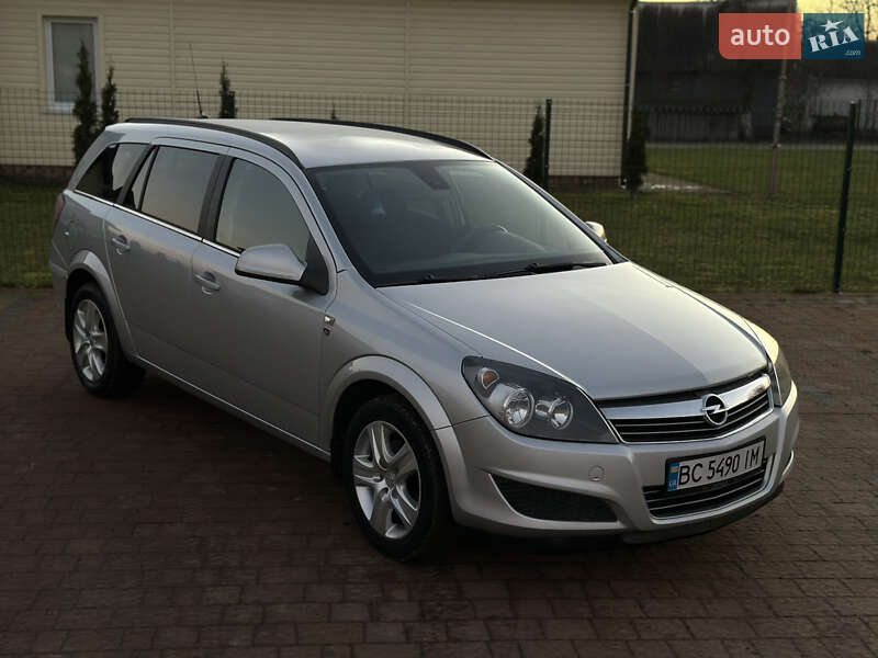 Opel Astra 2010
