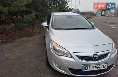 Универсал Opel Astra 2011 в Кременчуге