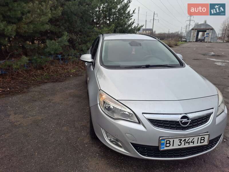 Opel Astra 2011