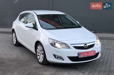 Хэтчбек Opel Astra 2012 в Львове
