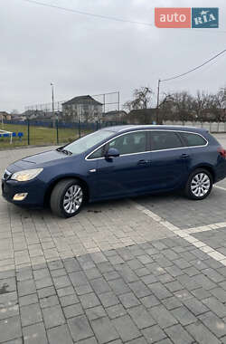 Универсал Opel Astra 2012 в Ивано-Франковске