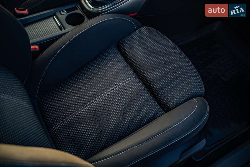 Універсал Opel Astra 2012 в Луцьку