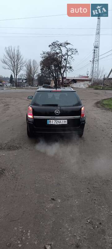 Универсал Opel Astra 2010 в Лохвице