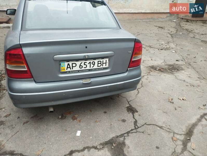 Седан Opel Astra 2004 в Запорожье