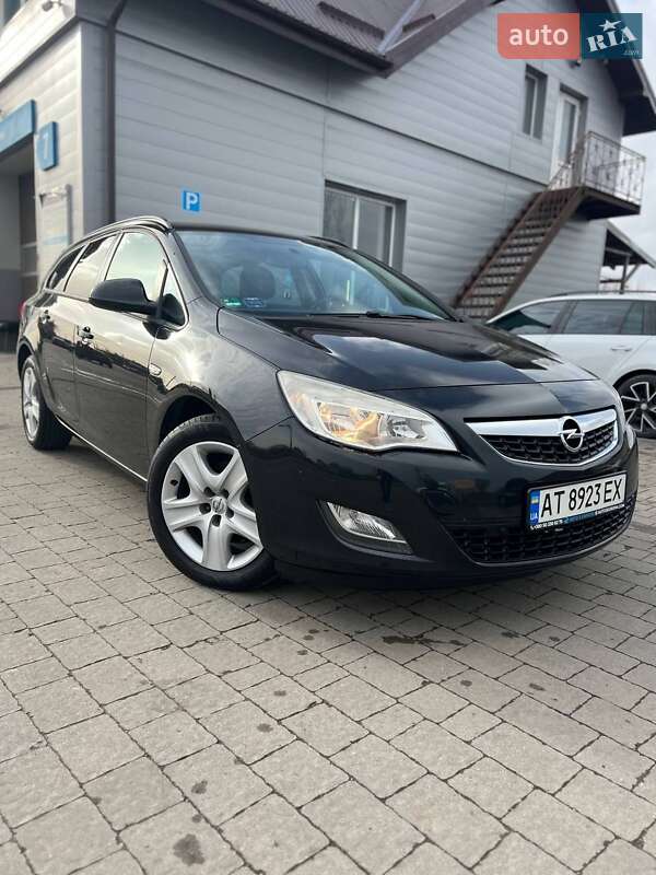 Opel Astra 2011