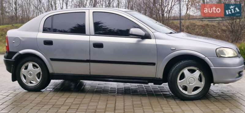 Хэтчбек Opel Astra 2000 в Львове