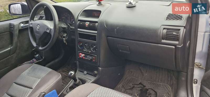 Хэтчбек Opel Astra 2000 в Львове