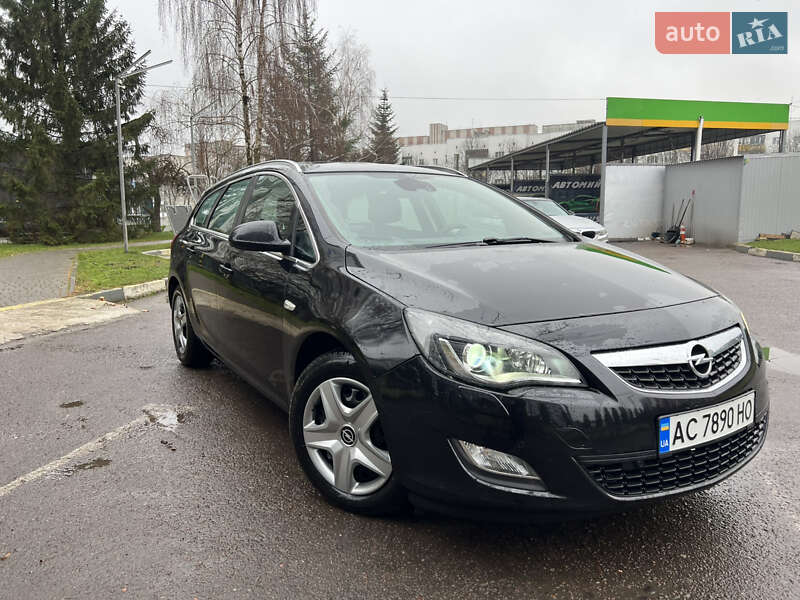 Универсал Opel Astra 2011 в Луцке фото 2 Универсал Opel Astra 2011 в Луцке