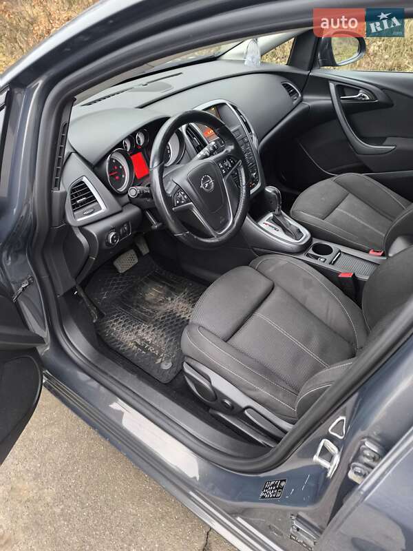 Універсал Opel Astra 2015 в Василькові