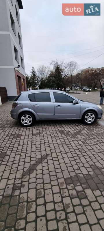 Хэтчбек Opel Astra 2007 в Львове