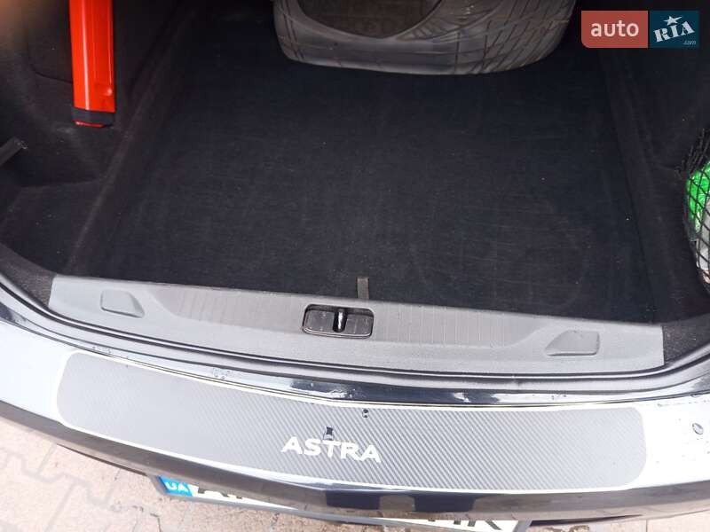 Седан Opel Astra 2015 в Житомире