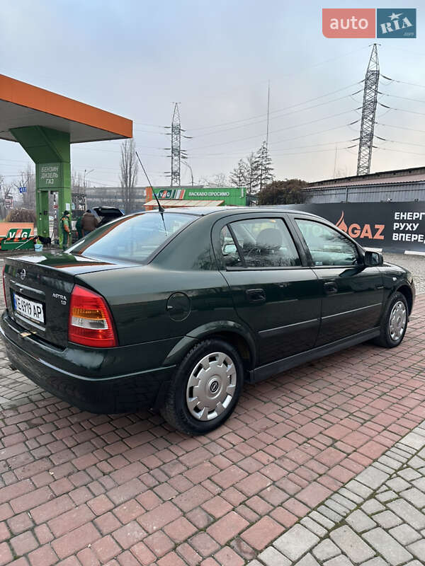 Седан Opel Astra 2003 в Кривом Роге