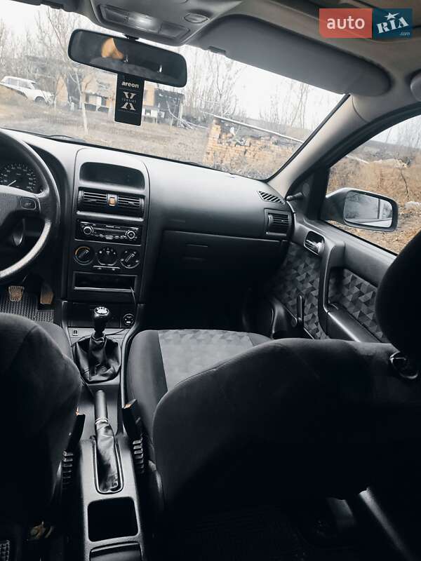 Хэтчбек Opel Astra 1998 в Липовце фото 7 Хэтчбек Opel Astra 1998 в Липовце