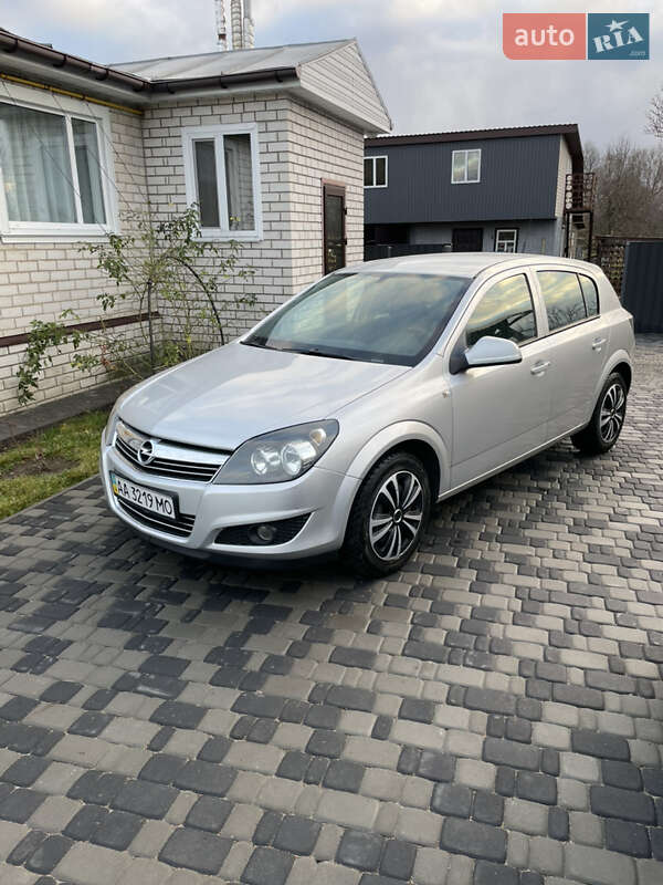 Opel Astra 2013