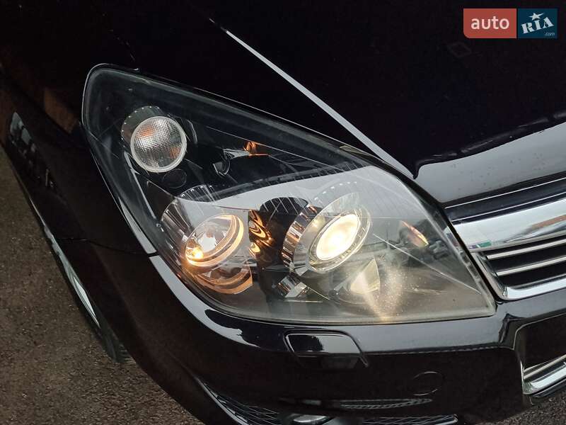 Універсал Opel Astra 2009 в Вінниці