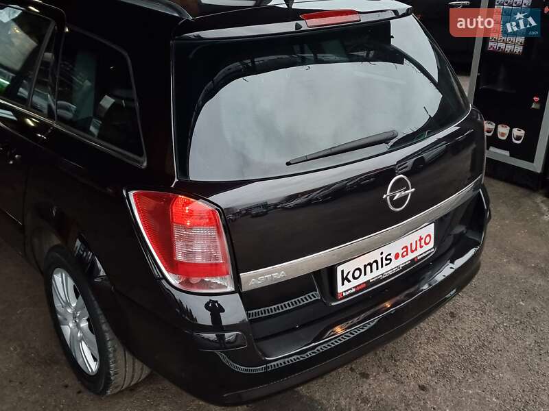 Універсал Opel Astra 2009 в Вінниці