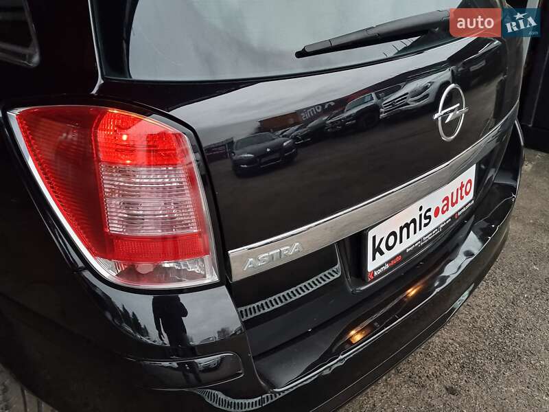 Універсал Opel Astra 2009 в Вінниці