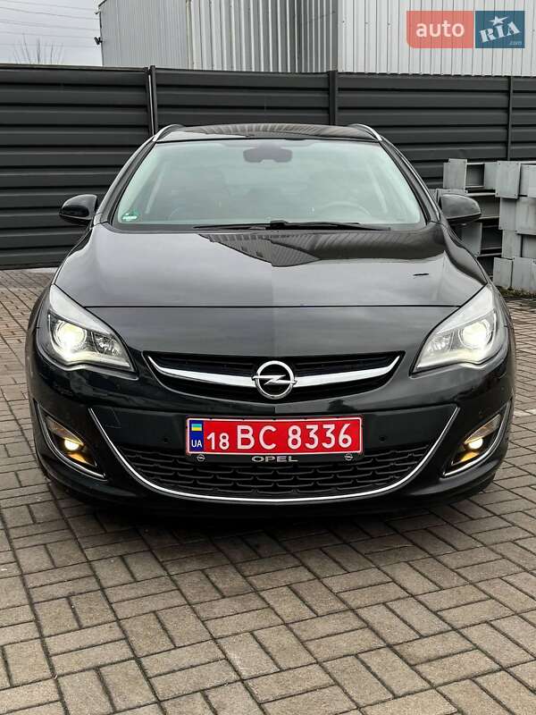 Универсал Opel Astra 2013 в Черкассах