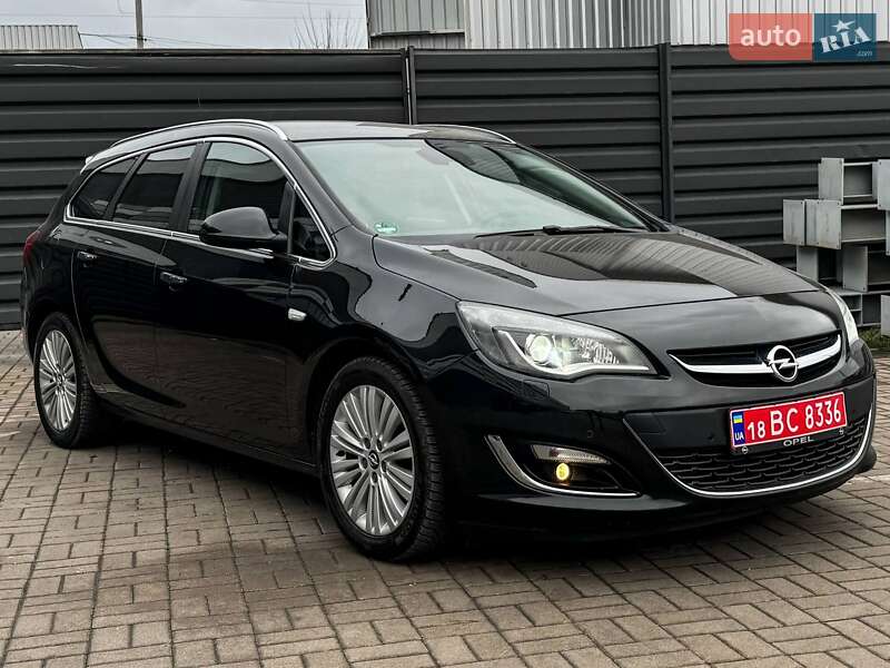 Универсал Opel Astra 2013 в Черкассах