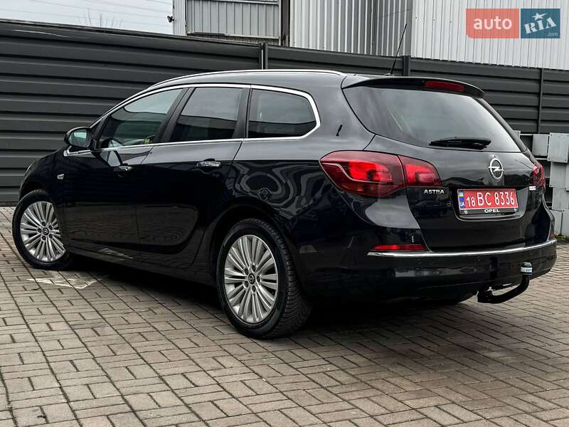 Универсал Opel Astra 2013 в Черкассах