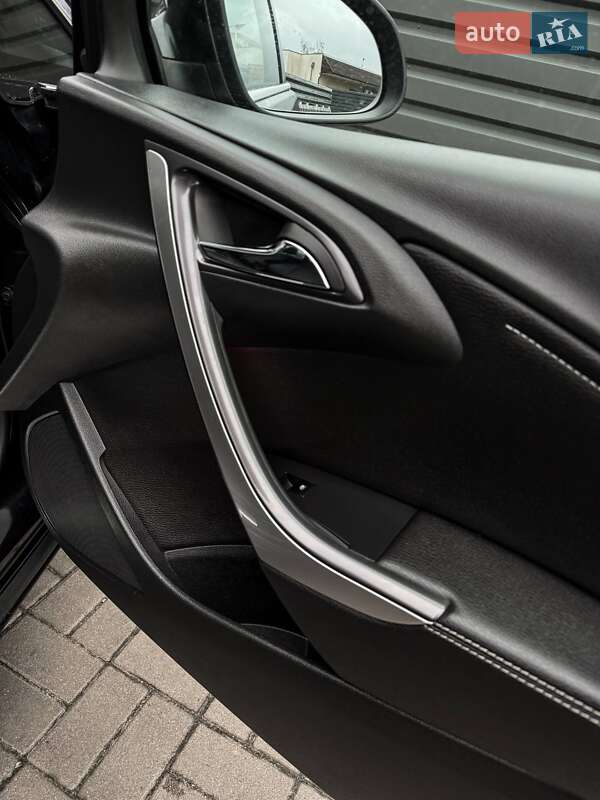 Универсал Opel Astra 2013 в Черкассах