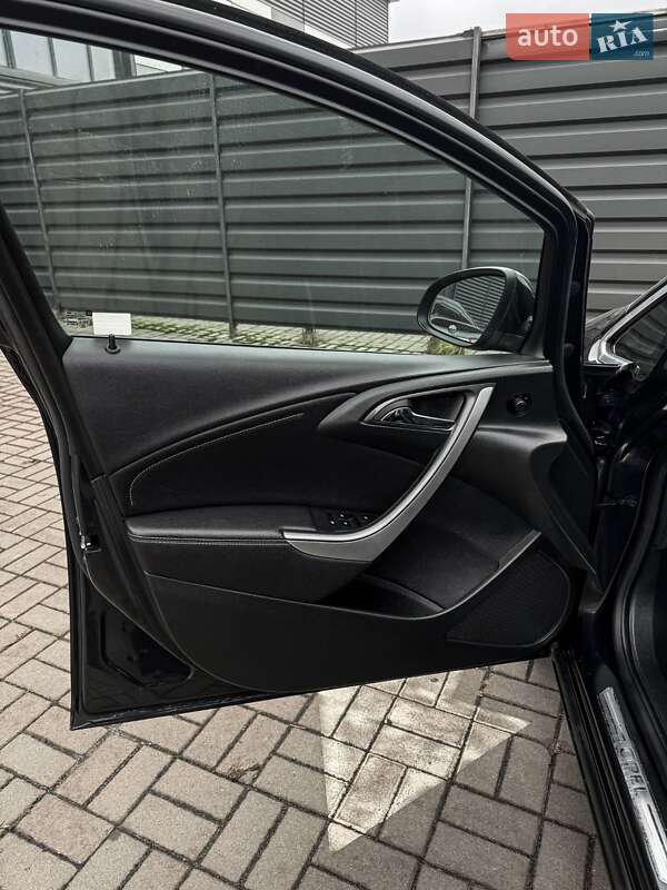 Универсал Opel Astra 2013 в Черкассах