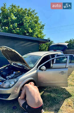 Універсал Opel Astra 2006 в Узині