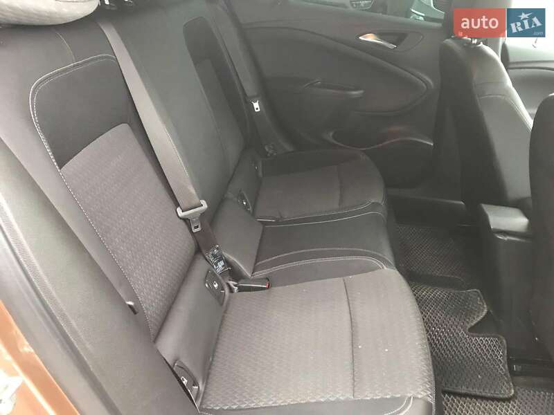 Універсал Opel Astra 2016 в Львові