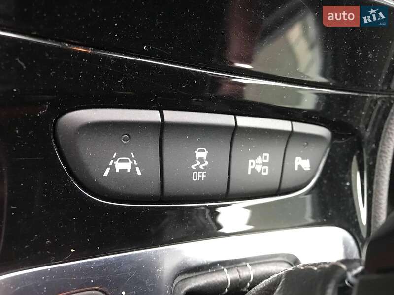 Універсал Opel Astra 2016 в Львові