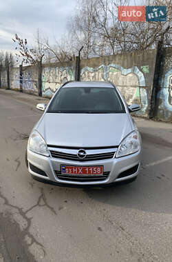 Универсал Opel Astra 2009 в Луцке