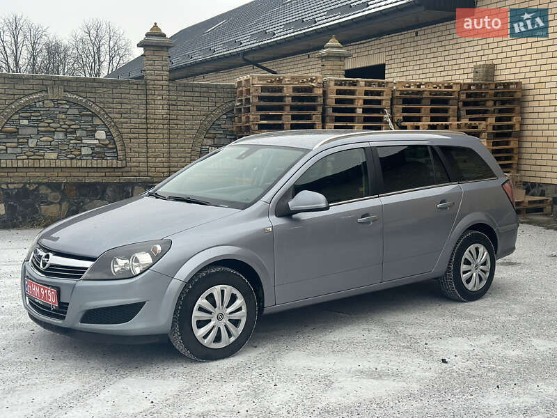 Универсал Opel Astra 2010 в Луцке фото 3 Универсал Opel Astra 2010 в Луцке
