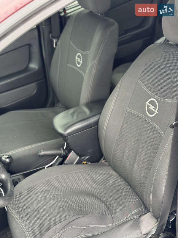 Седан Opel Astra 2008 в Кременчуге