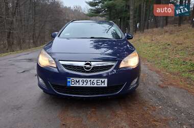 Универсал Opel Astra 2011 в Тростянце