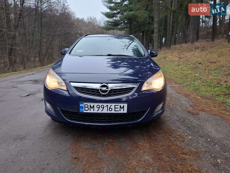 Opel Astra 2011