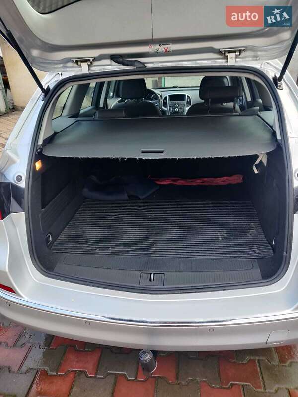 Универсал Opel Astra 2013 в Луцке