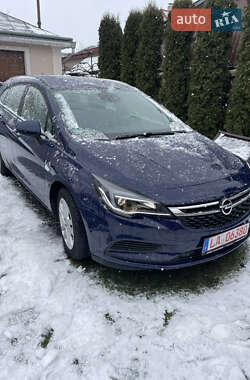 Універсал Opel Astra 2017 в Чернівцях