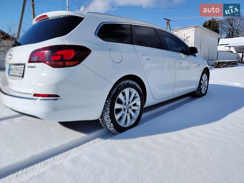 Универсал Opel Astra 2014 в Сумах