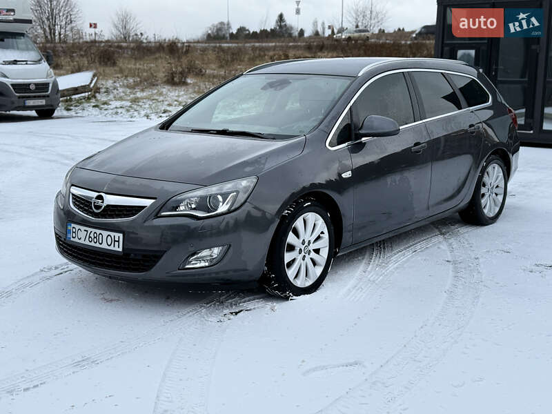 Универсал Opel Astra 2011 в Яворове